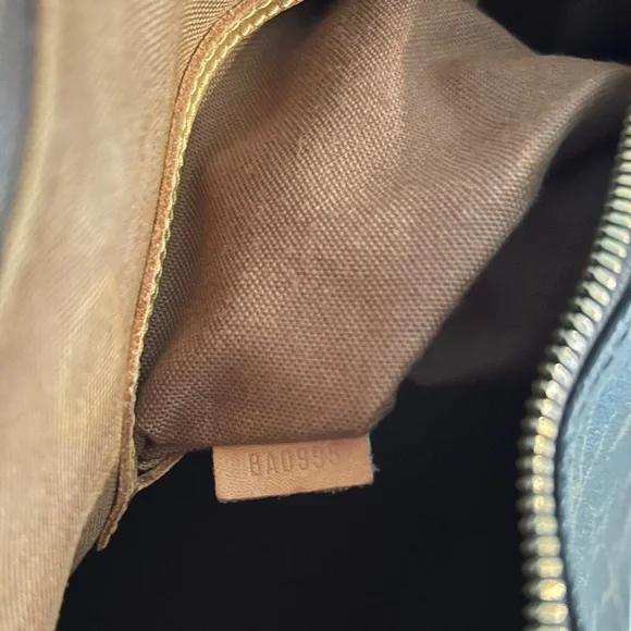 Authentic Louis Vuitton Alma PM BA0995 - Picture 2 of 16